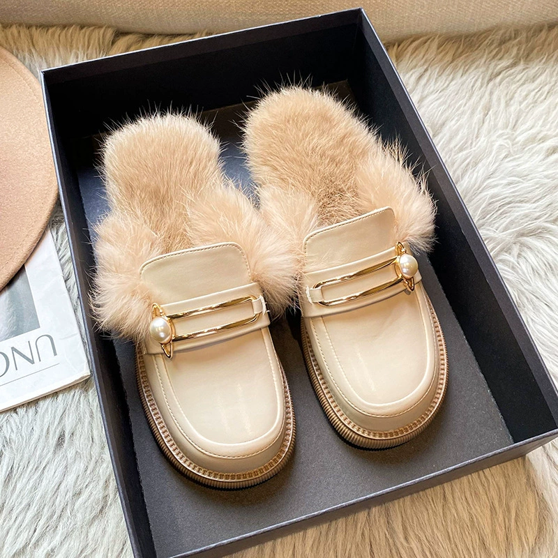 Пушистые тапочки для женщин, подходят для ношения на улице, новинка осени-зимы 2025, ленивые закрытые полутапочки, тапочки из кроличьего меха и хлопка, большие размеры 41-43.