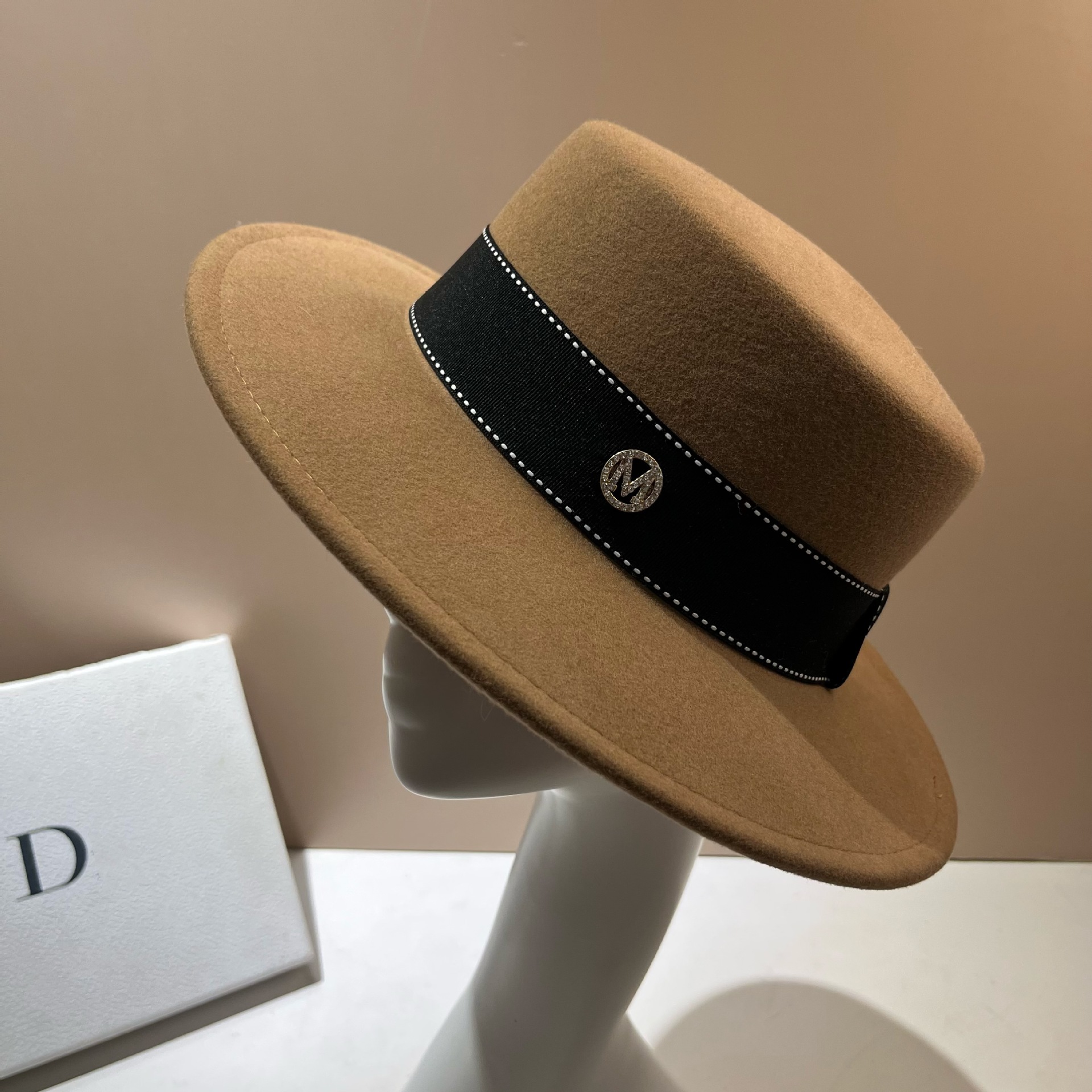 Cappello in lana inglese stile M per autunno e inverno, cappello da jazz con parte superiore piatta in stile Hepburn, alla moda, da donna_voghion.com