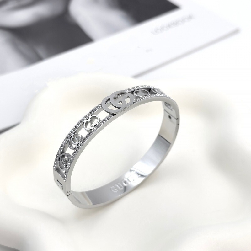 Vintage Fashion Light Luxury High-End Feel g Brand Gucci Diamond-Encrusted Titanium Steel Hollow Bracelet Unique Minimalist Style Wristband