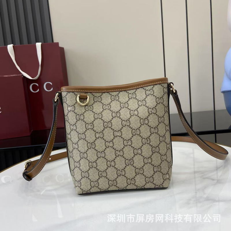 New Product 25 Autumn and Winter New Emblem Series Mini Shoulder Bag Gucci Single Shoulder Bucket Bag Women's Bag New Product 25 Autumn and Winter New Emblem Series Mini Shoulder Bag Gucci Single Shoulder Bucket Bag Women's Bag