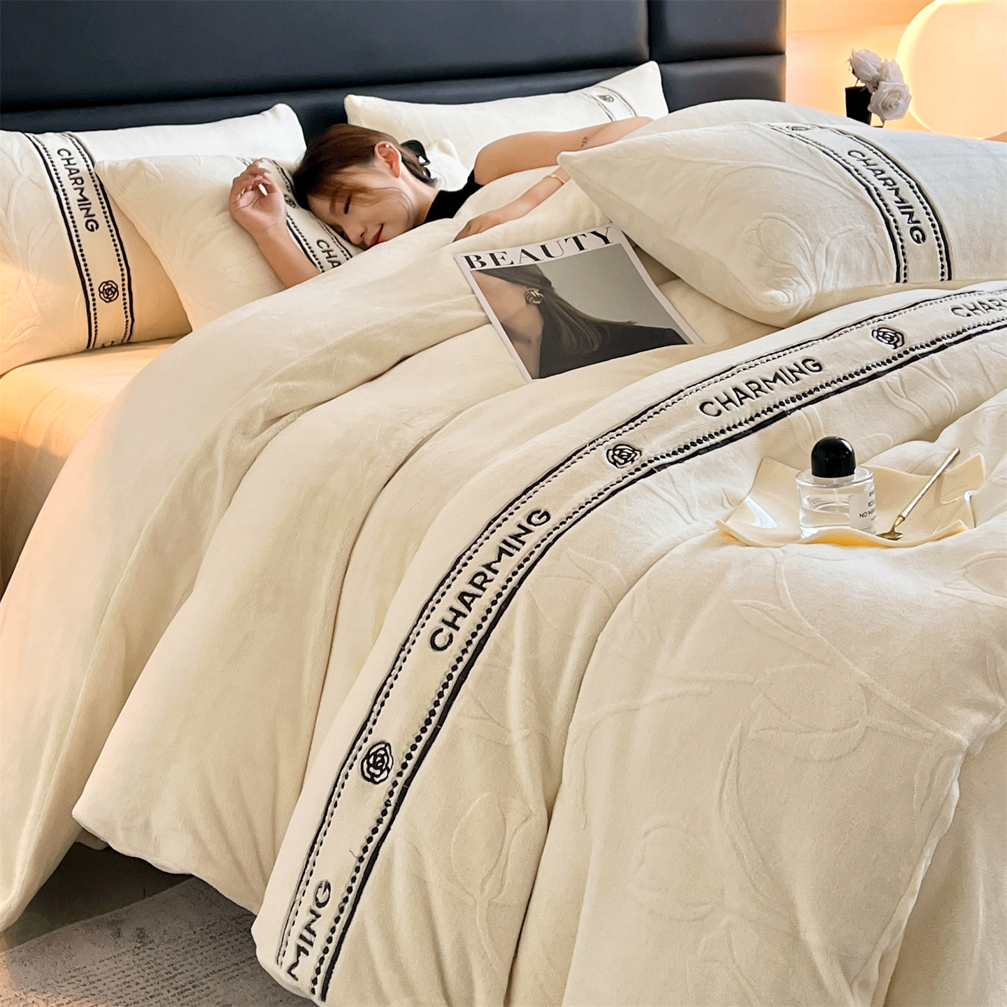 Invierno tallado leche de terciopelo en la cama de cuatro piezas conjunto 2025 nuevo engrosado sábanas cálidas cama