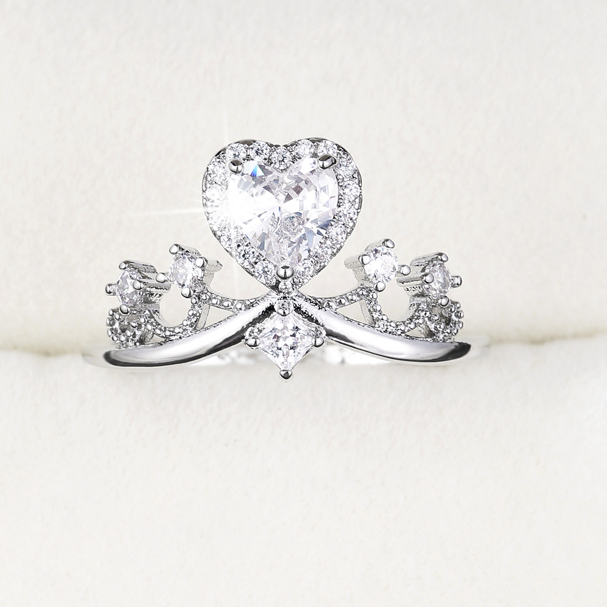 Factory Direct Sales Exquisite Love High-End Engagement Ring Fashion High-End Heart-Shaped Ring Women's Trendy New Style