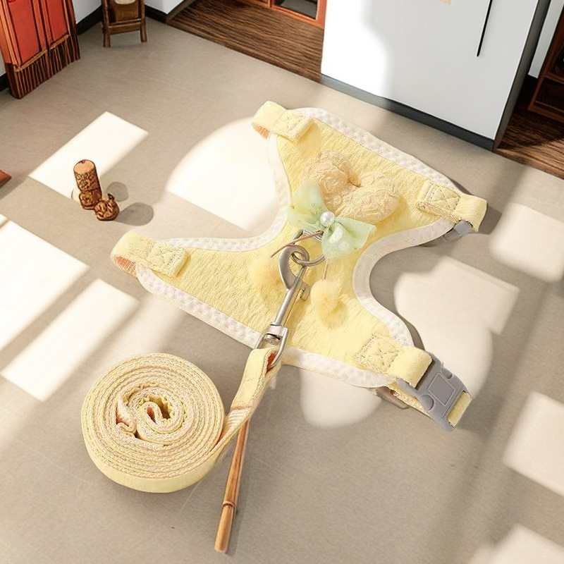 Nuevo lazo lindo, espalda en el pecho, correa para gatos y perros, chaleco ajustable, correa para el pecho para mascotas, correa para pasear al por mayor