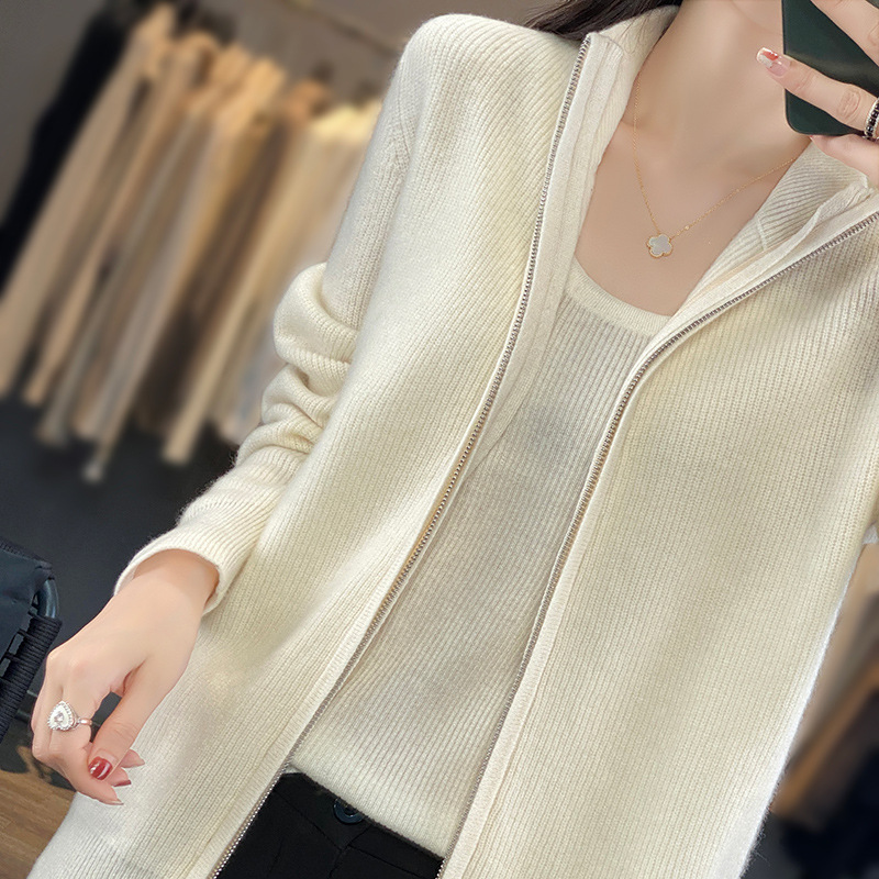 Demi-season woolen cardigan
