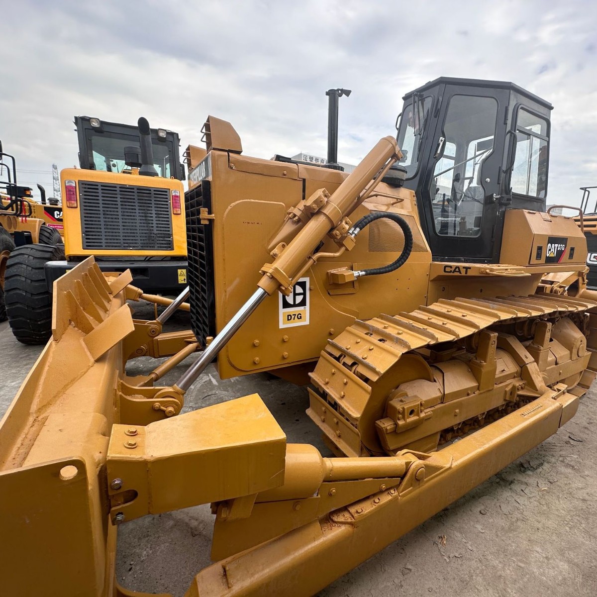 优惠供应160、220、320山推二手推土机 卡特二手推土机