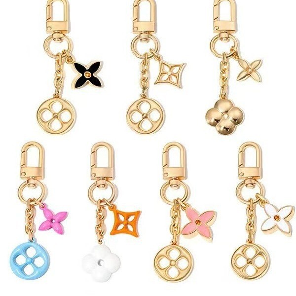 Suitable for Lv New Keychain Pendant, Bag Four-Leaf Clover Decoration, Creative Small Gift Accessory Suitable for Lv New Keychain Pendant, Bag Four-Leaf Clover Decoration, Creative Small Gift Accessory