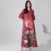 三宅连衣裙女春夏高级感大码女装复古印花喇叭袖中年气质百搭长裙