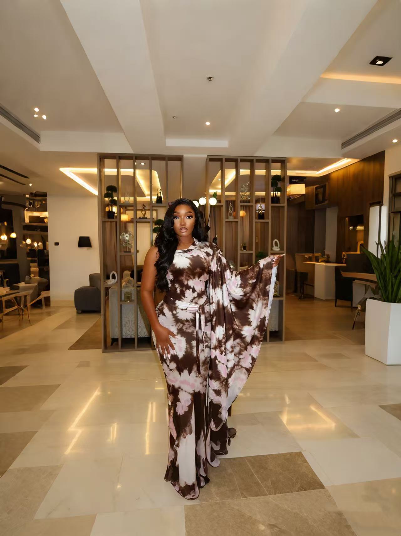Bold Tie-Dye Batwing Sleeve Maxi Dress With High Waist & Open Back - Bohemian Beach Party Dress Soft & Flowy Milk Silk Fabric_ecoleips.com