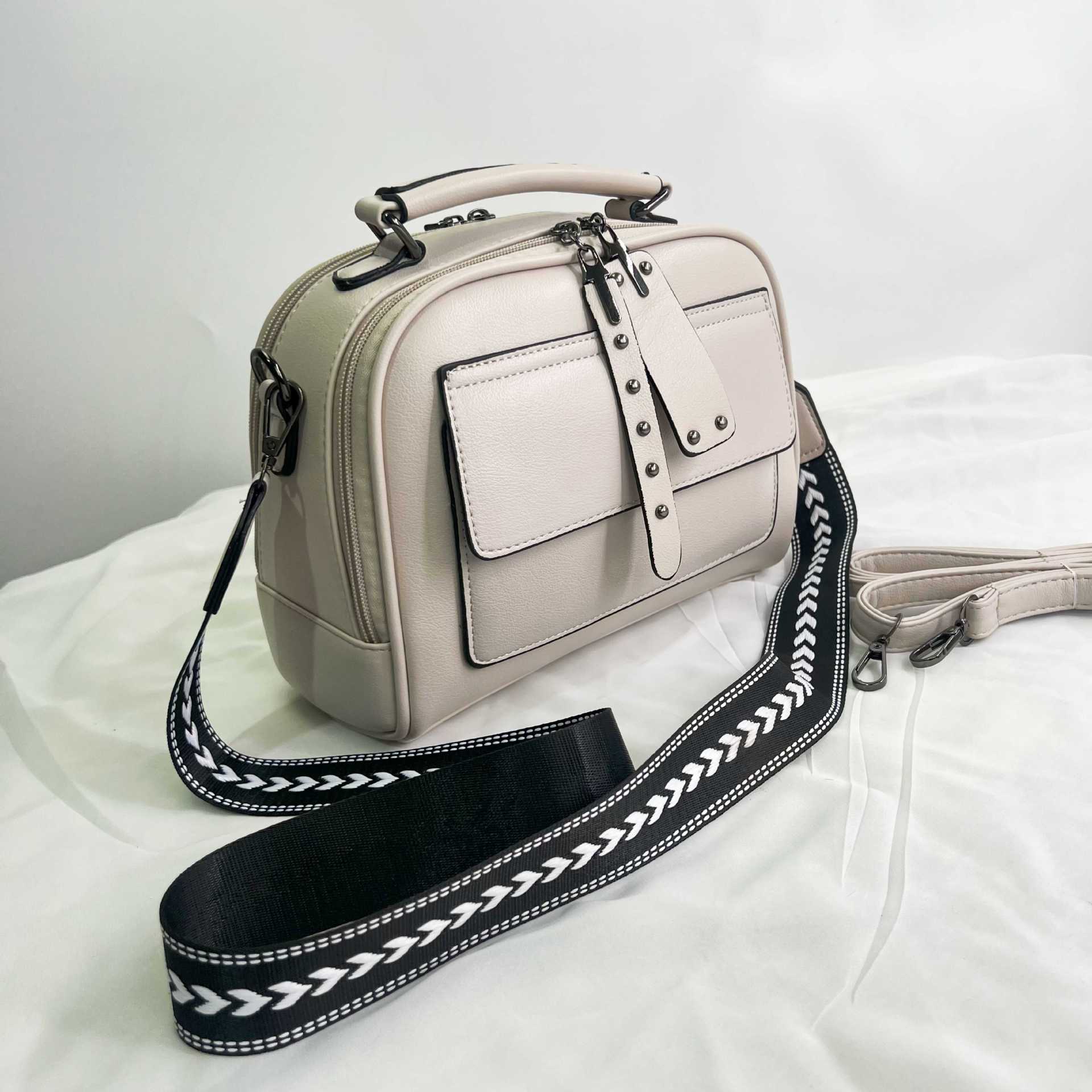 637g Weight Nylon Lining Material Zipper Closure Type Single Shoulder Strap Strap Type Saddle Bag Bags Type Street Occasion Pu Leather Material Solid Color Pattern All Seasons Season Women's Gender Classic Style Style Square Shape Medium Size Women's Medium Pu Leather Solid Color Classic Style Square Zipper Saddle Bag 4
