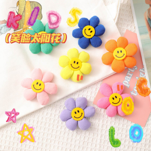 Summer new arrival pastoral style smiling face sunflower brooch wholesale cute girls bag pendant clothing accessories accessories