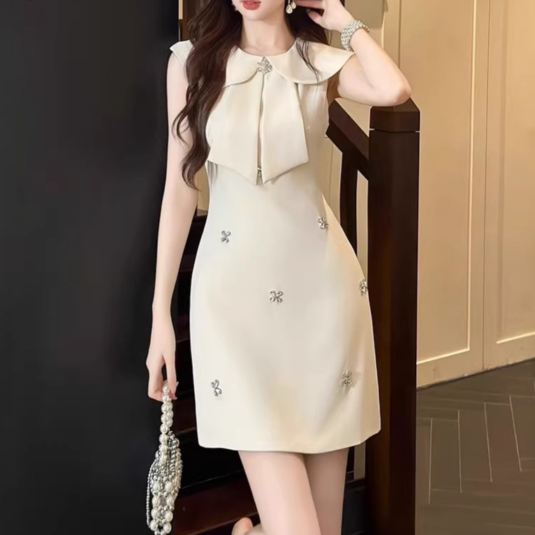 French-Style Elegant Ladylike Vest Dress with a Gentle Style, Doll Collar, Short Skirt with Rhinestones for Petite Figures, Suitable for Banquets