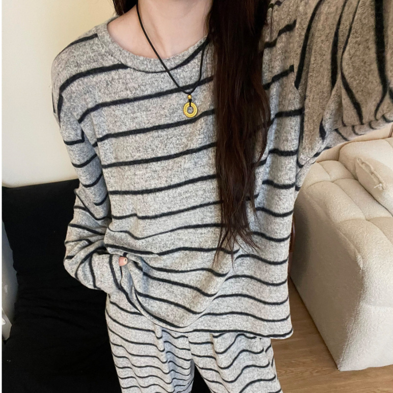 Derong Thermal Pajamas for Women in Autumn and Winter Student Dormitory Stripesd Loose Home Clothes Two-Piece Long-Sleeved Pants Suit Derong Thermal Pajamas for Women in Autumn and Winter Student Dormitory Stripesd Loose Home Clothes Two-Piece Long-Sleeved Pants Suit