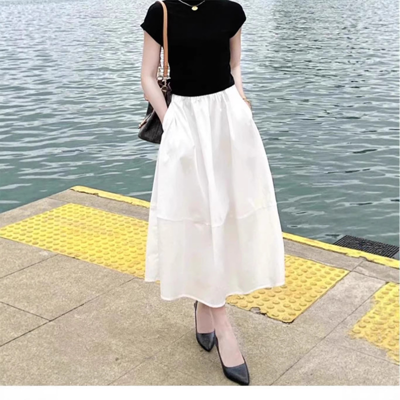 White A-Line Skirt, Spring and Summer High-Waisted, Figure-Flattering Umbrella Skirt, Suitable for Petite Pear-Shaped Body Types, Slimming Mid-Length White Skirt
