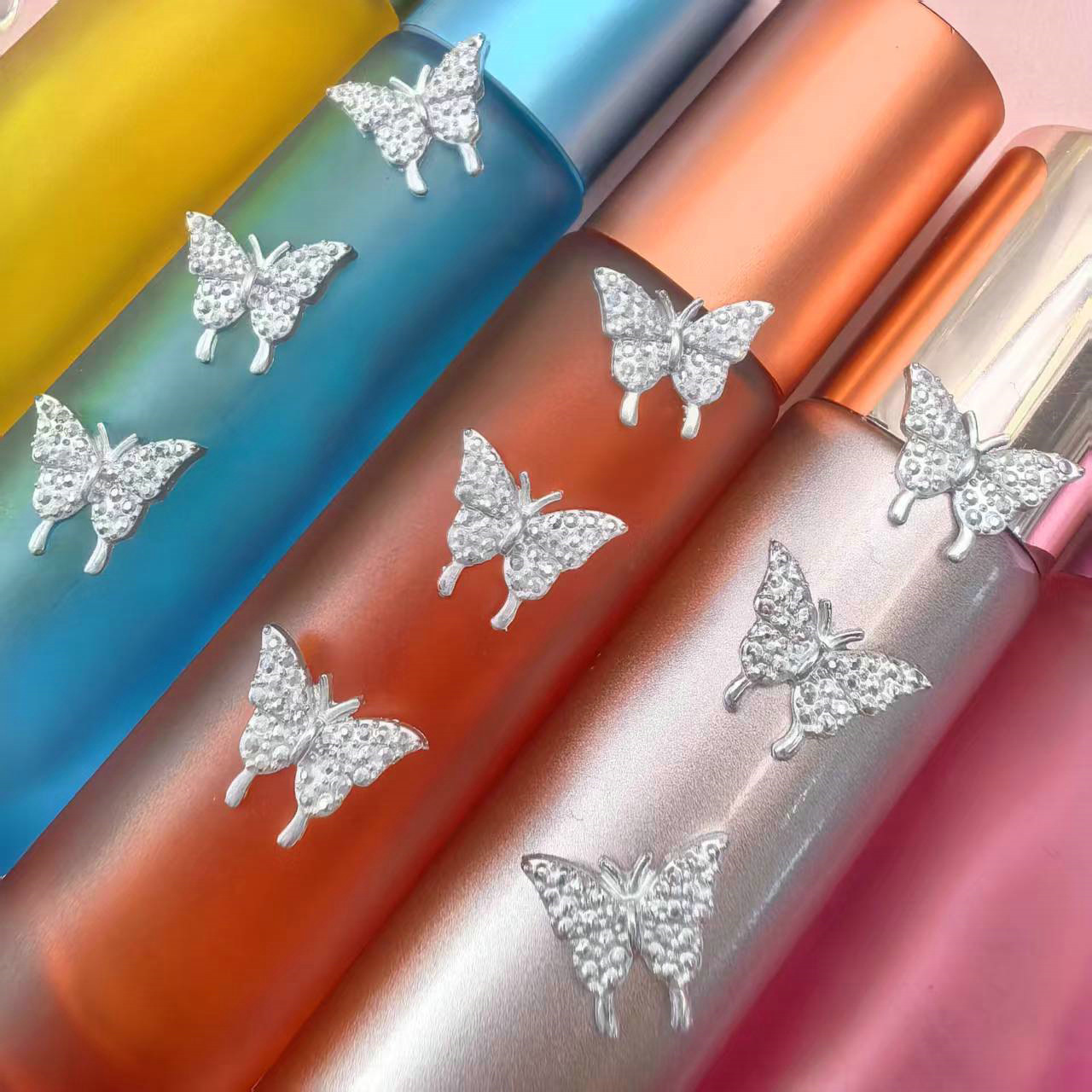 银色树脂蝴蝶美甲饰品批发_07.jpg
