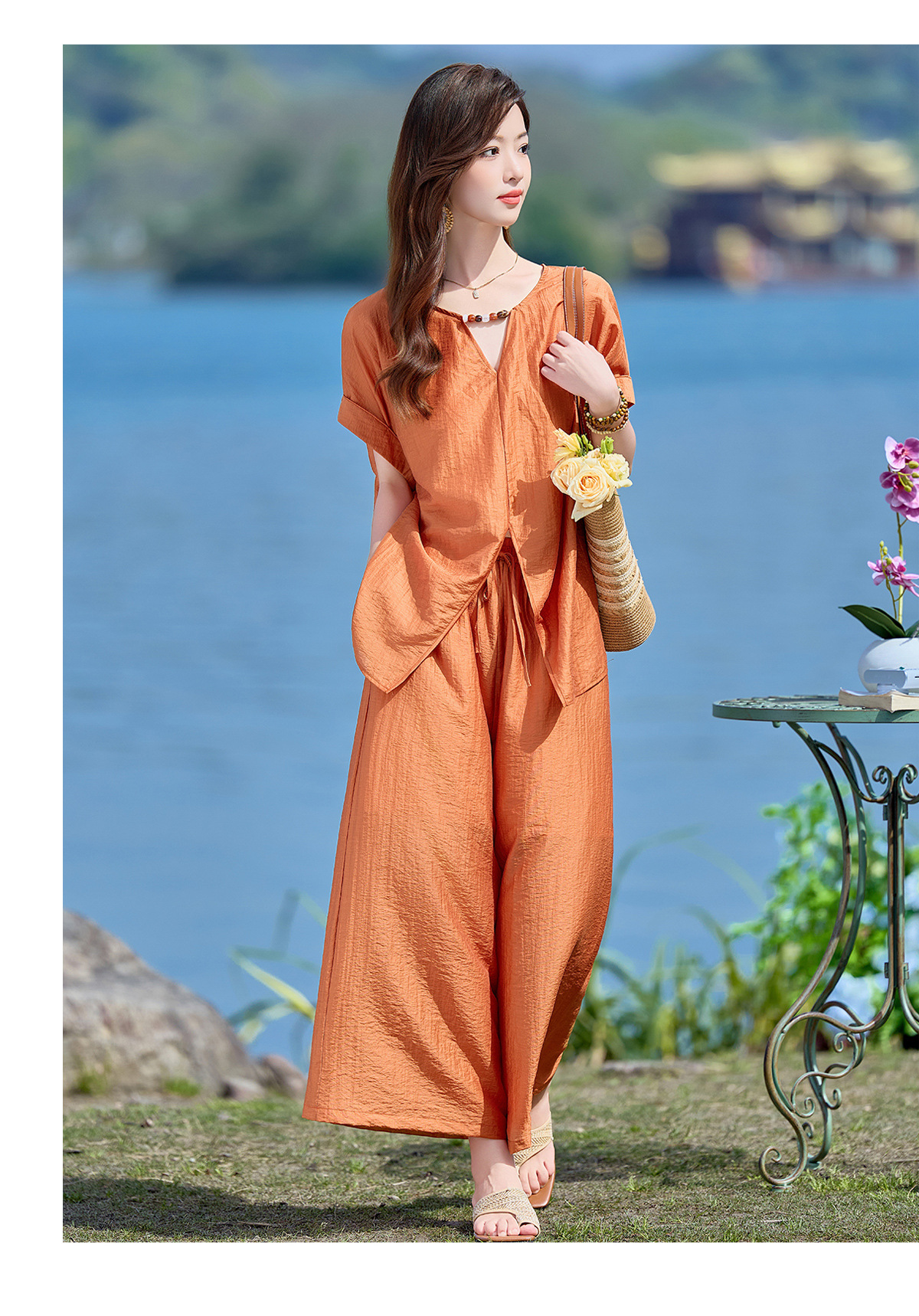 Bộ quần áo nữ hai mảnh gồm áo thun cổ V rộng và quần dài ống rộng phong cách tối giản — Cam đỏ, Màu cà phê nhạt, màu trắng ngà chi tiết 14