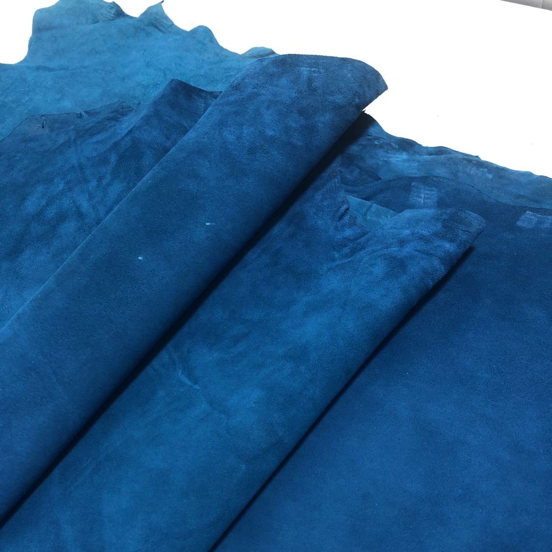 0.8mm进口孔雀蓝羊绒绒面羊皮 微挺 手工DIY皮料