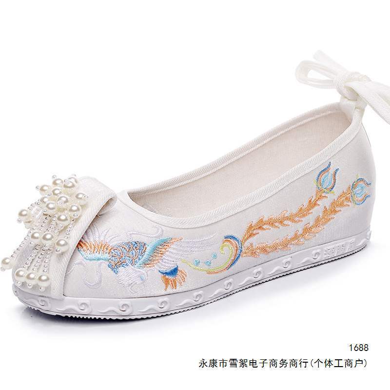 Chinese court-style craft cloth shoes, ancient-style Hanfu shoes, palace lock bead curtains, beaded tassels, embroidered cloth shoes, Xiuhe wedding shoes, cotton