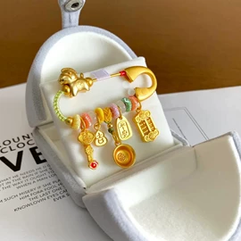 耳环;项链;手链