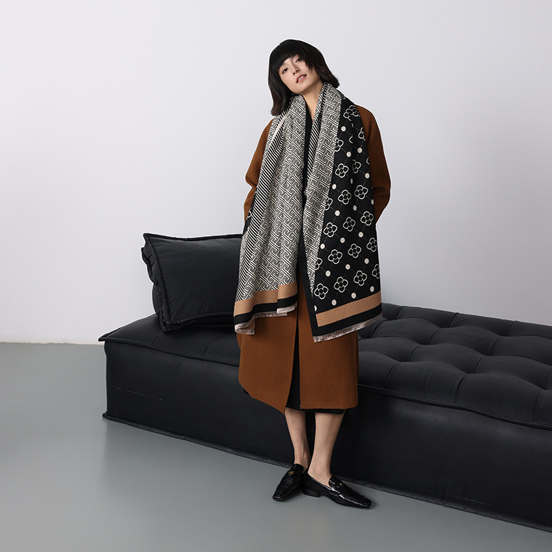 Autumn and Winter European and American Floral Simple Imitation Cashmere Scarf Women's Fashion Versatile Thickeneded Air-Conditioned Shawl Short Tassel Scarf