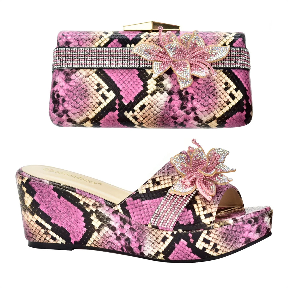 Snakeskin wedge sandals with round toe and three-dimensional applique embellish clutch shoe bag_vogvips.com