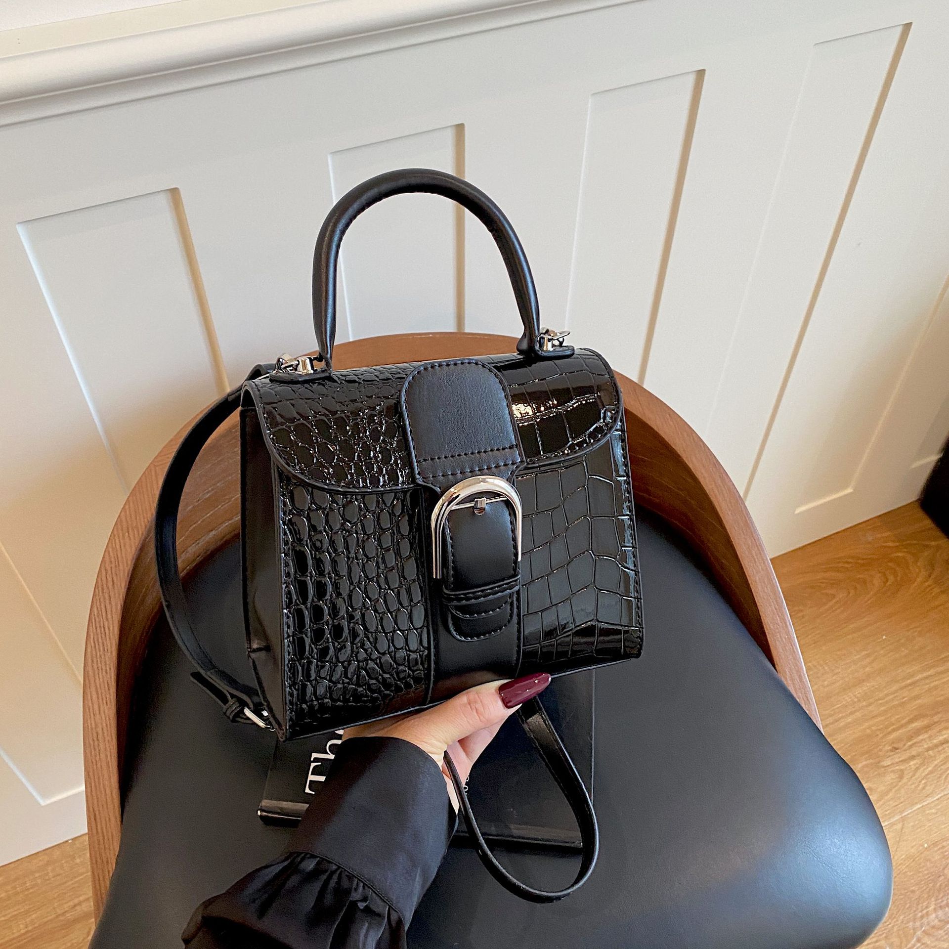 Bolso de mano retro cocodrilo transfronterizo lujoso ligero de moda versátil bolso de hombro de tendencia diaria de comercio exterior bolso de color contraste Kelly