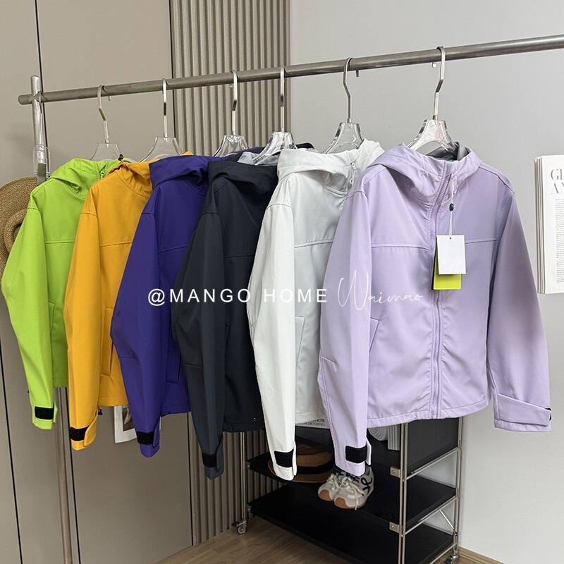 Dopamine-Colored Lightweight Windproof and Waterproof Hooded Softshell Jacket Mountaineering Jacket 9040 Dopamine-Colored Lightweight Windproof and Waterproof Hooded Softshell Jacket Mountaineering Jacket 9040