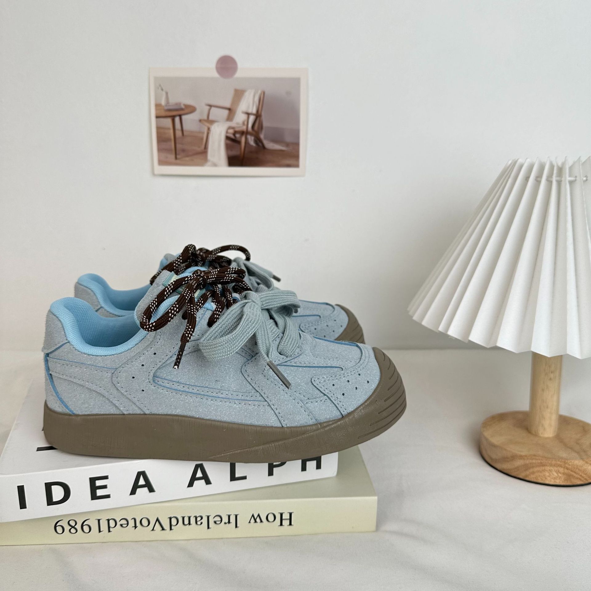 Yuanbo 2024 modelos de primavera versión coreana de los zapatos de lona estilo Harajuku, zapatos de payaso de todo fósforo para estudiantes, zapatos blancos de ocio deportivo