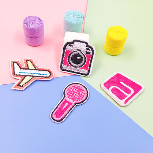 Small cute puppy embroidered cloth patch, camera gesture cartoon embroidered patch self-adhesive, coin purse decorative patch