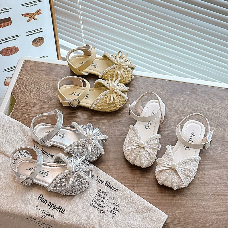 Детская обувь, женские сандалии с носком, туфли принцессы, новые летние детские пляжные туфли на липучке 2025 года, плетеная обувь, тренд с вырезами.