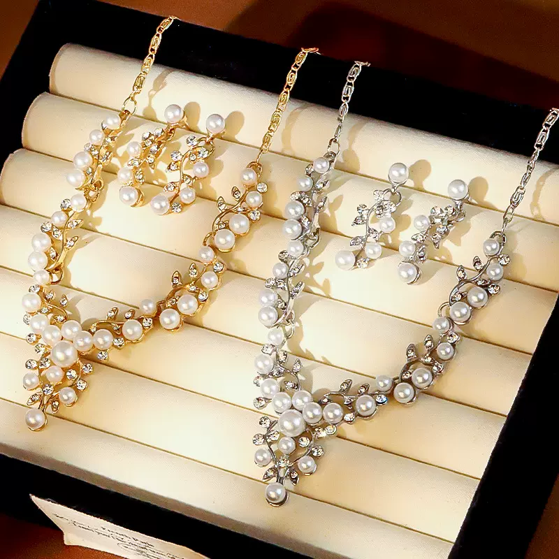 韩版精致轻奢气质新娘饰品小众时尚高级感镶钻珍珠项链耳环套装女