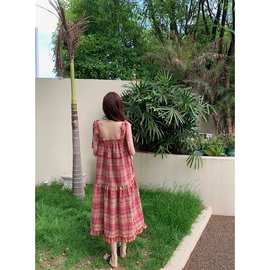 法式复古红色格子吊带连衣裙长款女2023年新款显瘦高级荷叶边茶歇