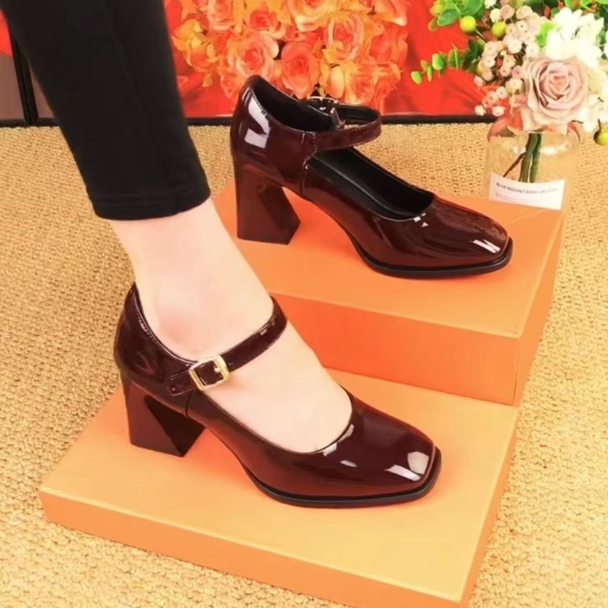 Verano 2026 estilo retrógrado francés botón de cuero esmaltado Mary Zhenjk zapatos de cuero de tacones altos zapatos de tacones de mujer