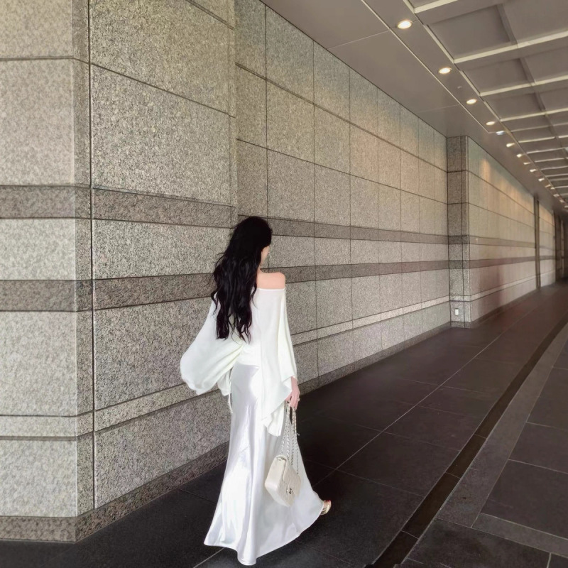 JAYKY YANG叠搭伴侣绵羊毛抽绳针织罩衫一字肩微透披肩上衣女|undefined