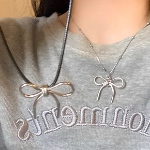 Bow Leather Necklace Female Ins Niche Retro Elegant Accessories Sweet Cool Sexy Clavicle Chain Personalized Decoration g