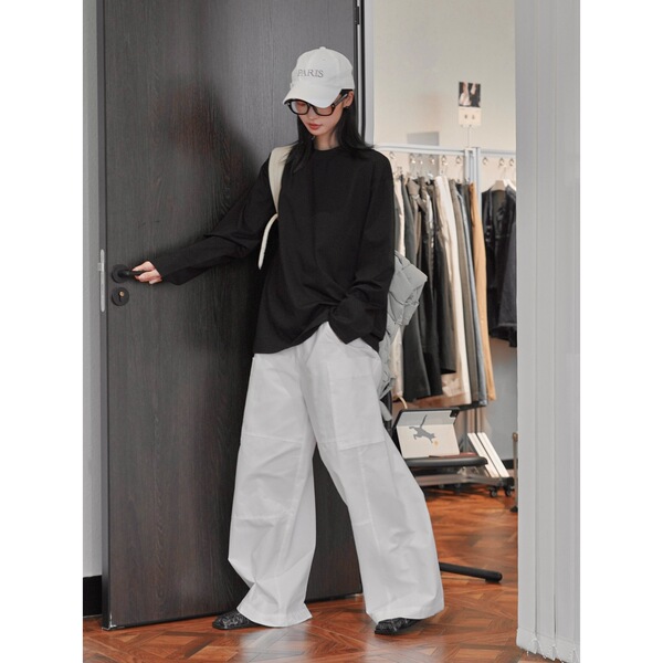 Autumn base long-sleeve with a round collar