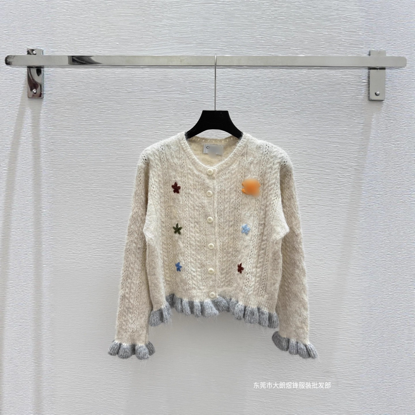 深圳南油正确高版本CH家25早秋新款CC五角星圆领长袖针织开衫上衣