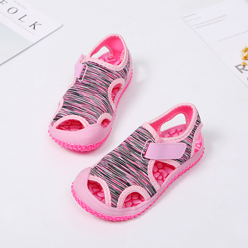 Sandalias de las muchachas nuevos zapatos para niños verano cerrado dedo del pie deportes Sandalias Zapatos de playa niños Velcro niños comercio exterior