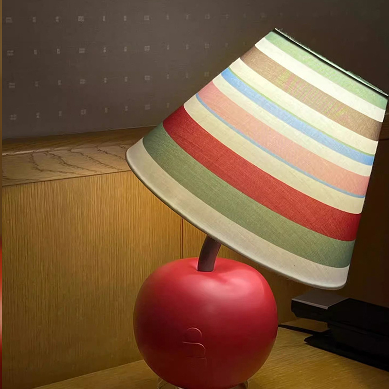 Cross-border unique creative living room bedroom bedside lamp atmosphere night light cute apple table lamp