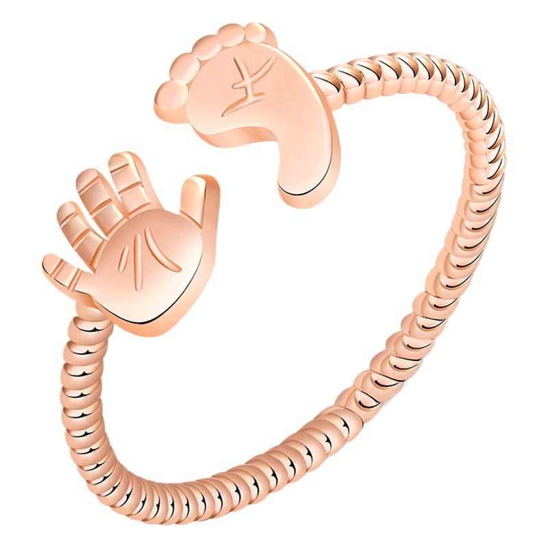 2024 nuevo lindo pequeños pies de Palma anillo creativo simple abierto anillo ajustable personalidad femenina joyería de la mano