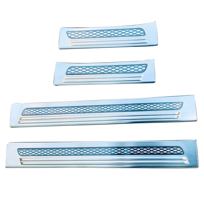 Adecuado para Mitsubishi 22 outlander puerta tira bienvenida pedal de acero inoxidable dentro y fuera de la puerta tira decorativa tira brillante