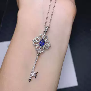 天然斯里兰卡蓝宝石吊坠925银镶嵌锁骨链钥匙图案