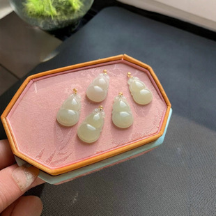 Hotan jade Qingshui 18k inlaid gourd pendant fashion new, ice transparent, wear gourd life