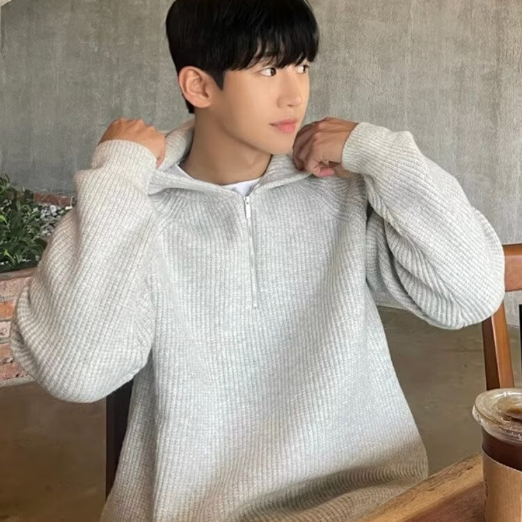 Demi-season sweater with zipper with hood