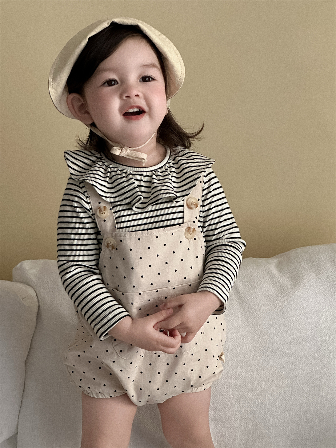 Ropa de otoño para niños, estilo coreano, ropa infantil, nuevo estilo de otoño 2025, conjunto de camisa de muñeca a rayas para niñas con tirantes y pelele