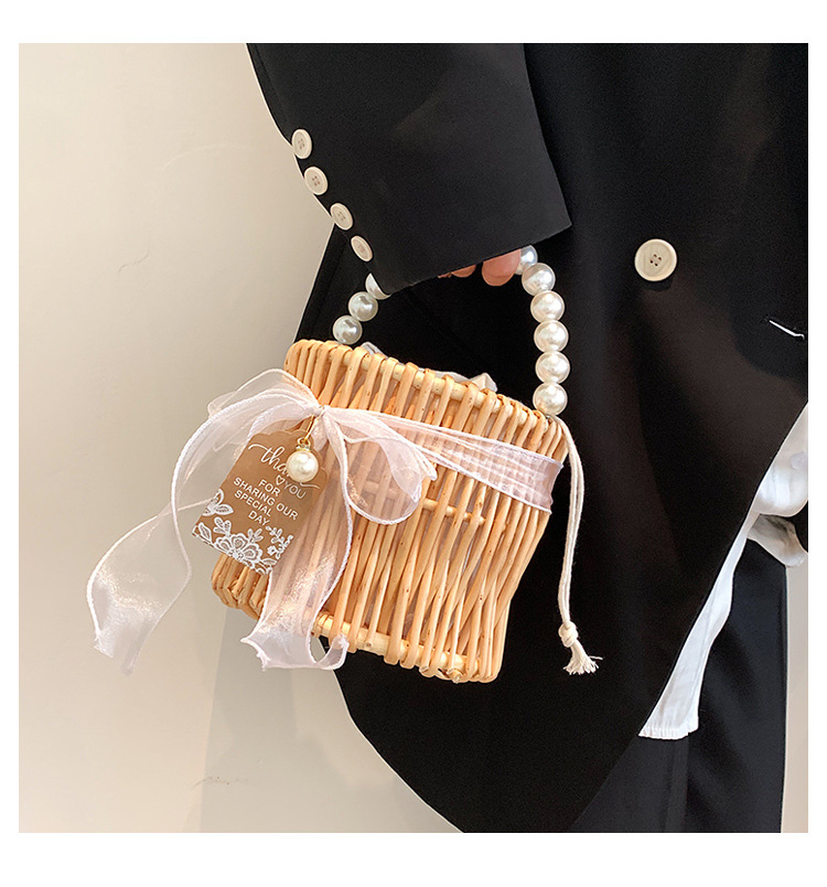 Women's Small Straw Solid Color Vacation Beach Beading Weave String Straw Bag display picture 13