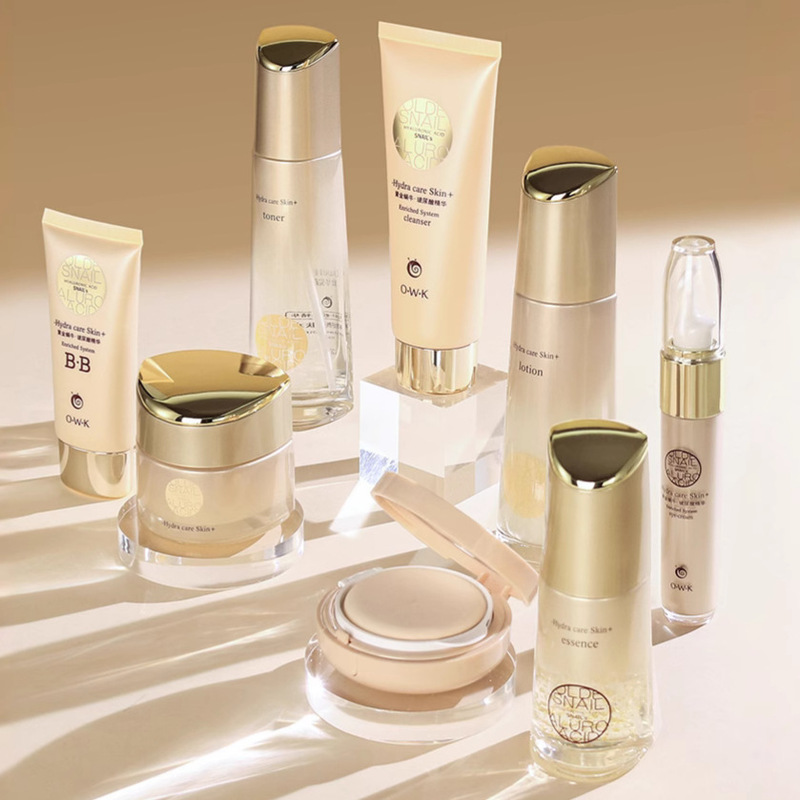 Ou Hua Kou Gold Snail Moisturizing and Hydrating Skin Care Product Cleansing Toner Lotion Moisturizing Cream Eye Essence Set Ou Hua Kou Gold Snail Moisturizing and Hydrating Skin Care Product Cleansing Toner Lotion Moisturizing Cream Eye Essence Set