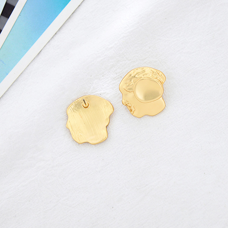 Retro Style Head Portrait Geometric Irregular Earrings display picture 9