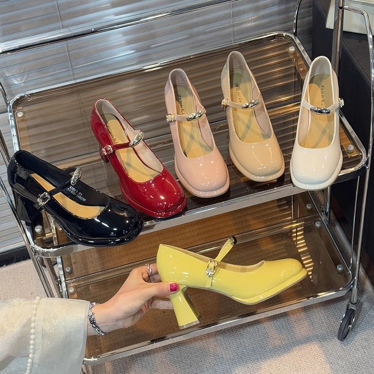Zapatos Lady Mary Jane tacones altos 2025 nuevos zapatos de mujer de tacón grueso con una sola palabra, zapatos de cuero dulces y poco profundos