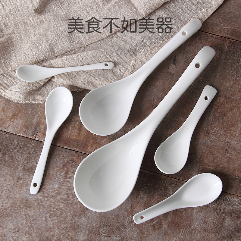 純白陶磁器家庭用の小さいスプーンの長い柄の大きいサイズのスープの商用ホテルのレストランのホテルの陶磁器の食器の骨の磁器のスプーン|undefined
