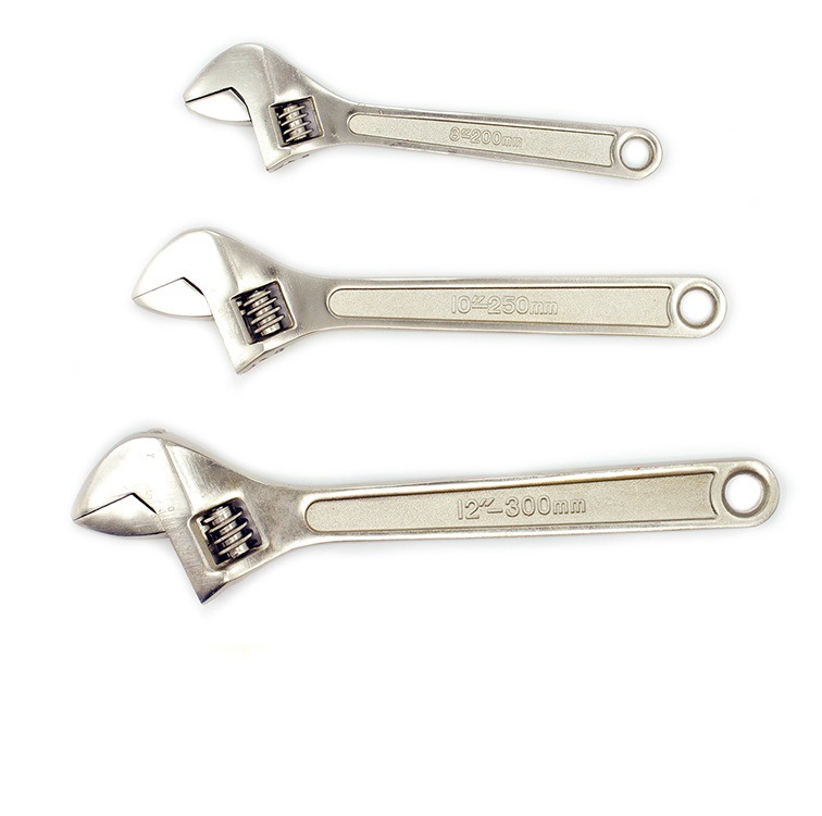 利鹰源头厂家直销活动扳手8寸-24寸活口扳手多功能调节活动扳手